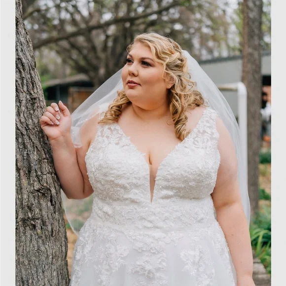 Wedding dress ivory